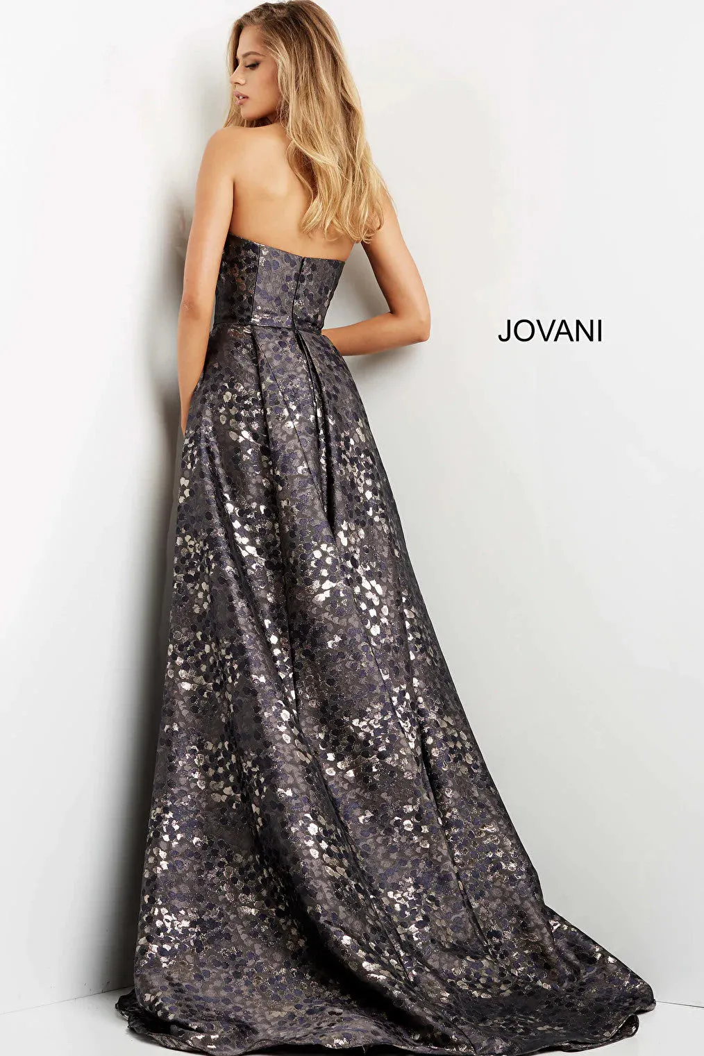 06255 JOVANI