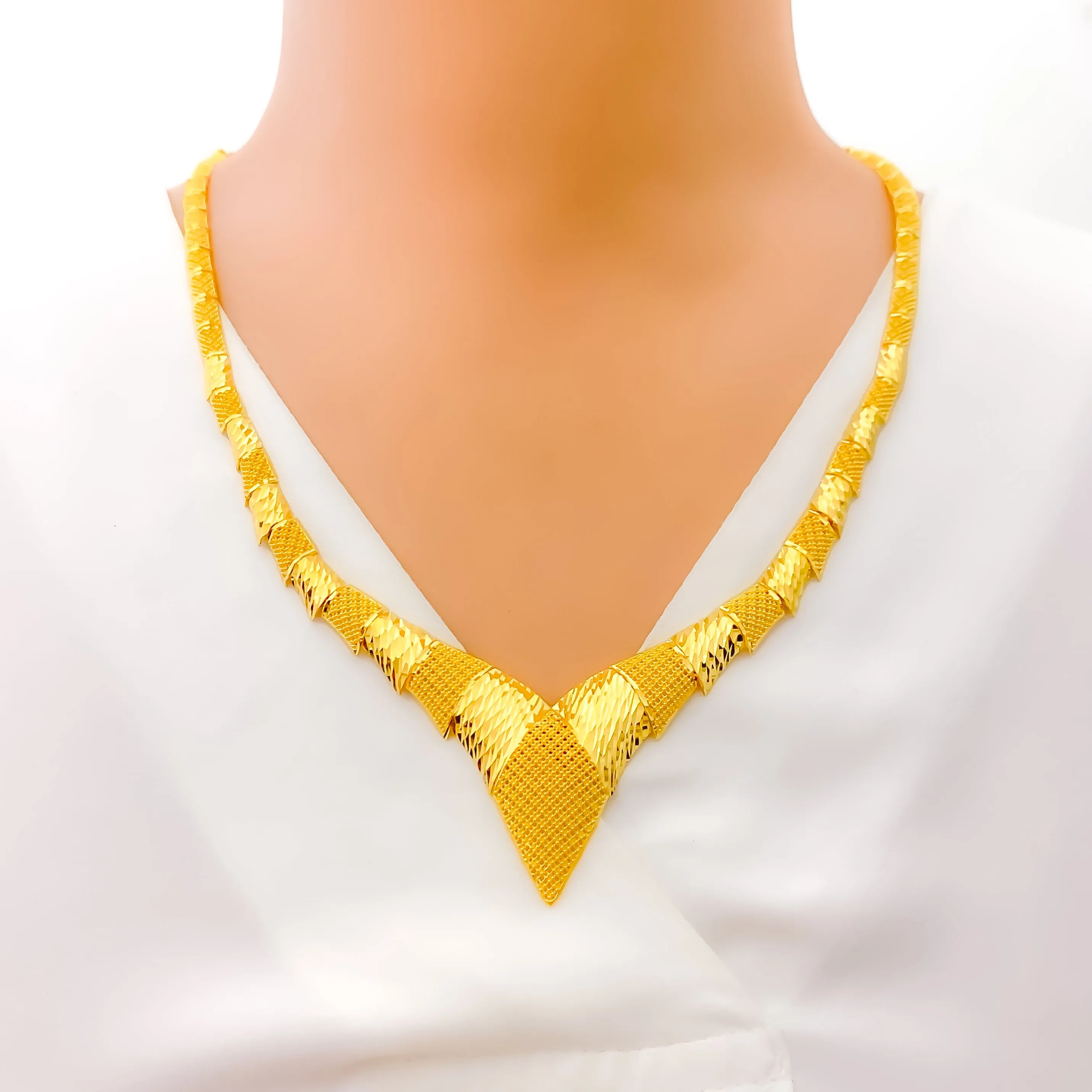 Alternating Dazzling 22K Gold Mesh Necklace Set