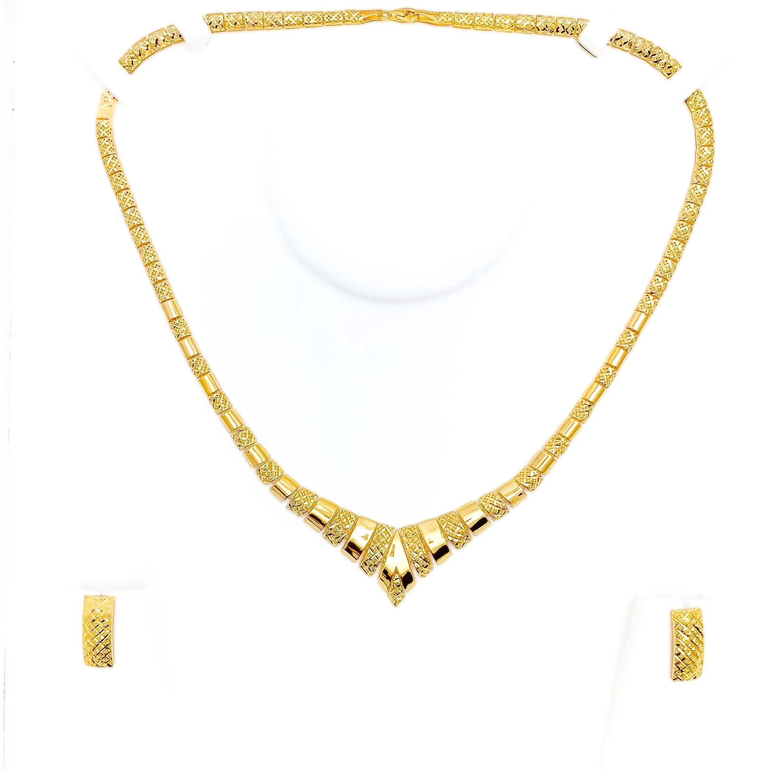 Alternating V - Shaped 22K Gold Necklace Set