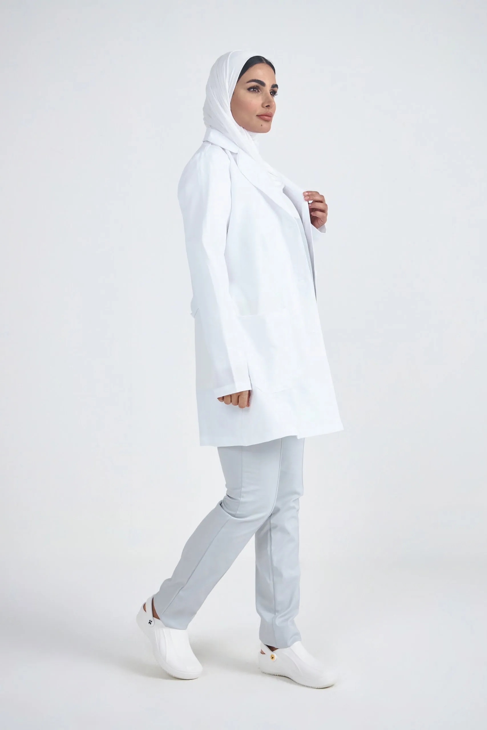 Grey's Anatomy Signature Women's 32" Labcoat 2405