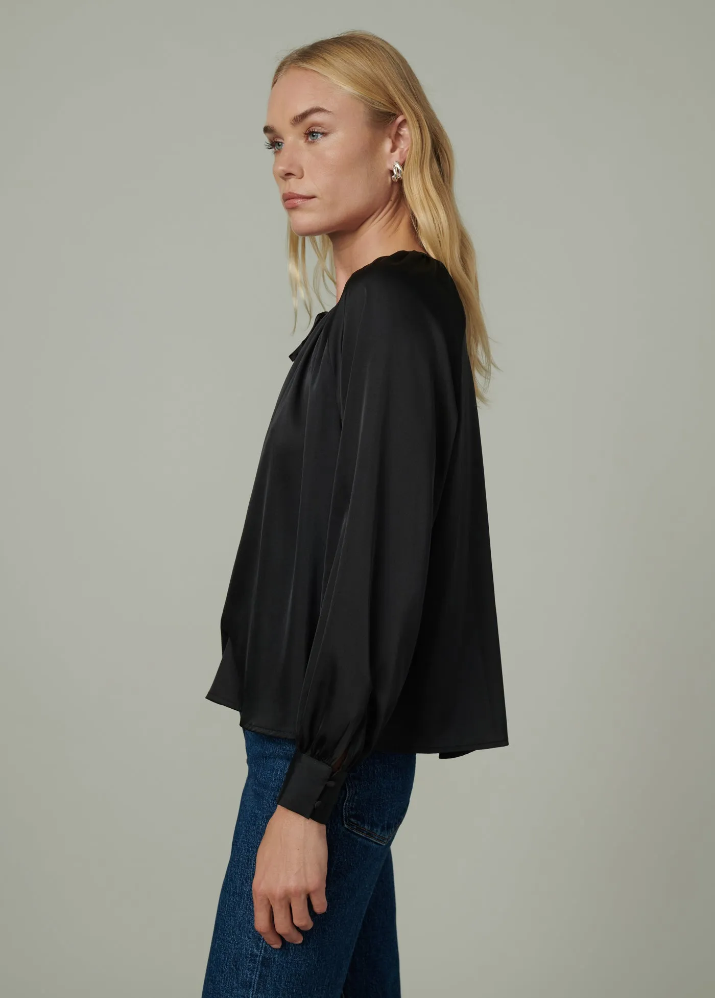 THE EVERDAY BLOUSE