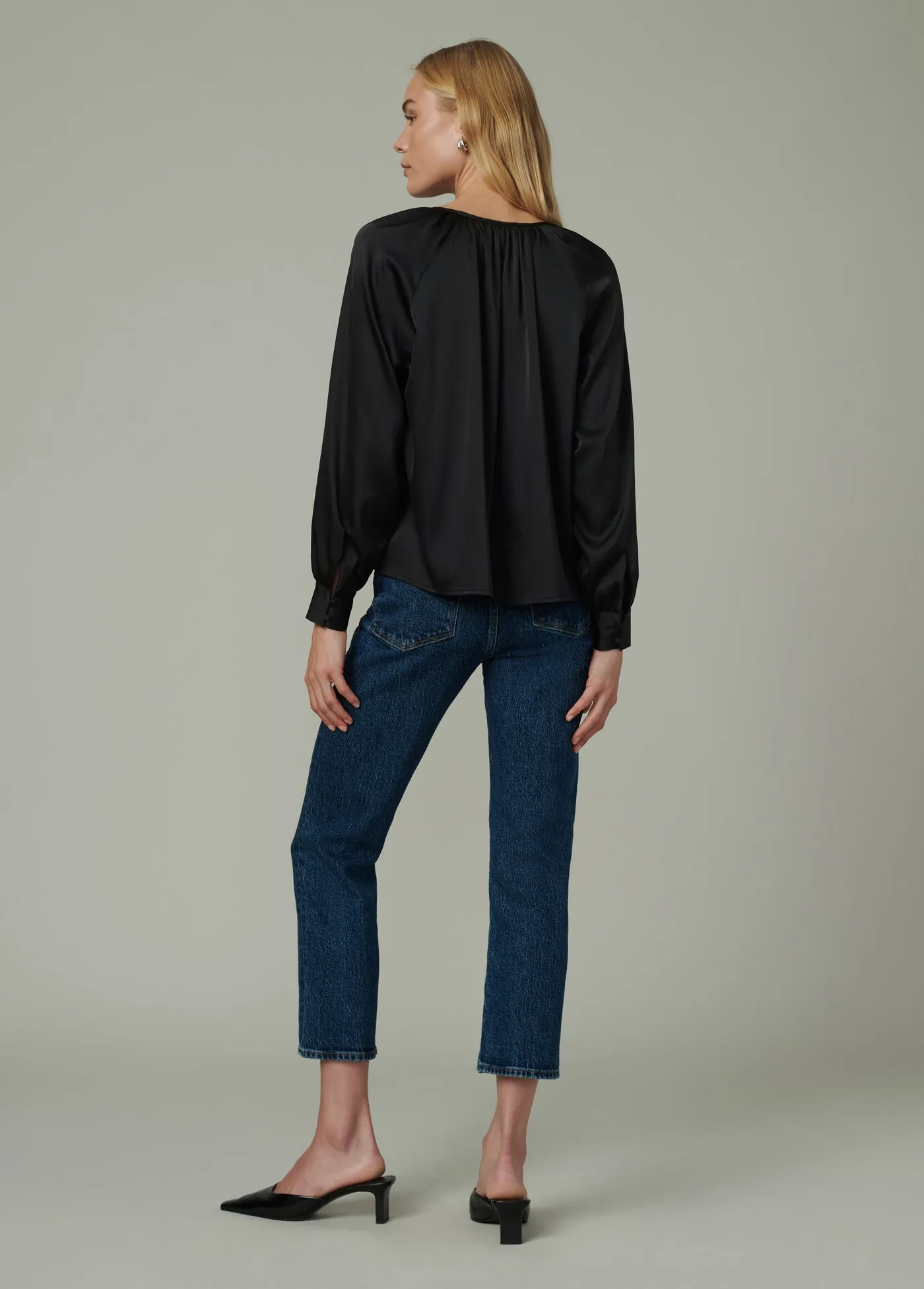 THE EVERDAY BLOUSE