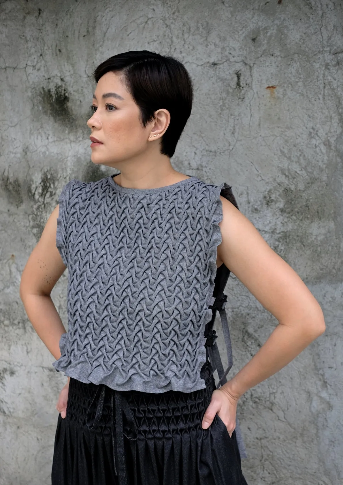 waves bib - gray